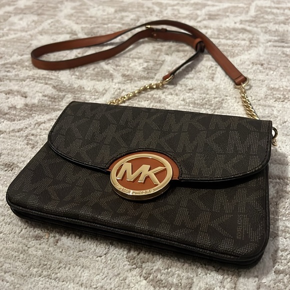 Michael Kors Crossbody - Picture 2 of 9
